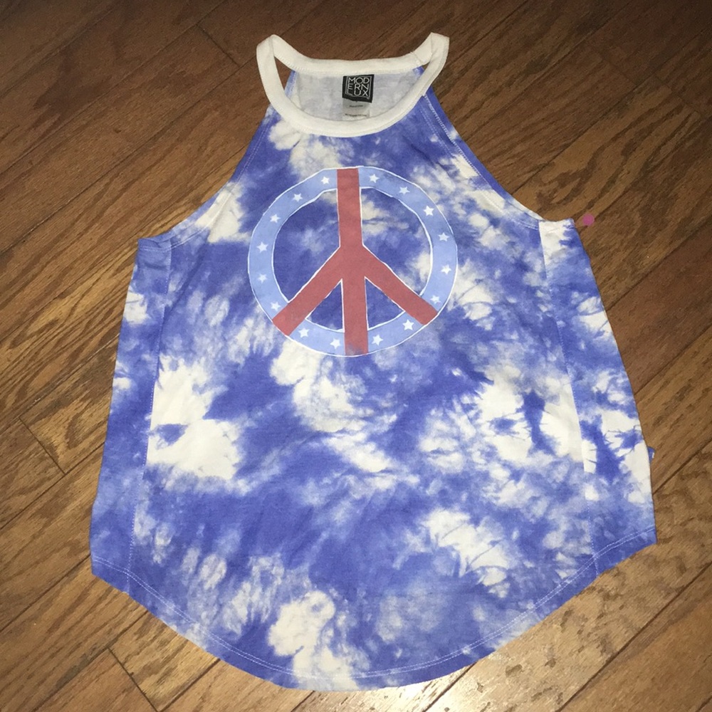 Modern Lux Tank